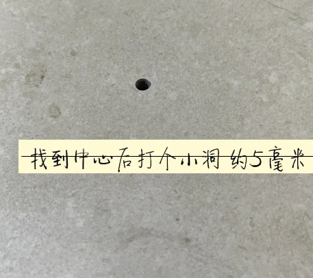 饶阳瓷砖空鼓维修公司专业解答在瓷砖铺贴过程中，如果砂料搅拌不均匀，将会带来以下问题
